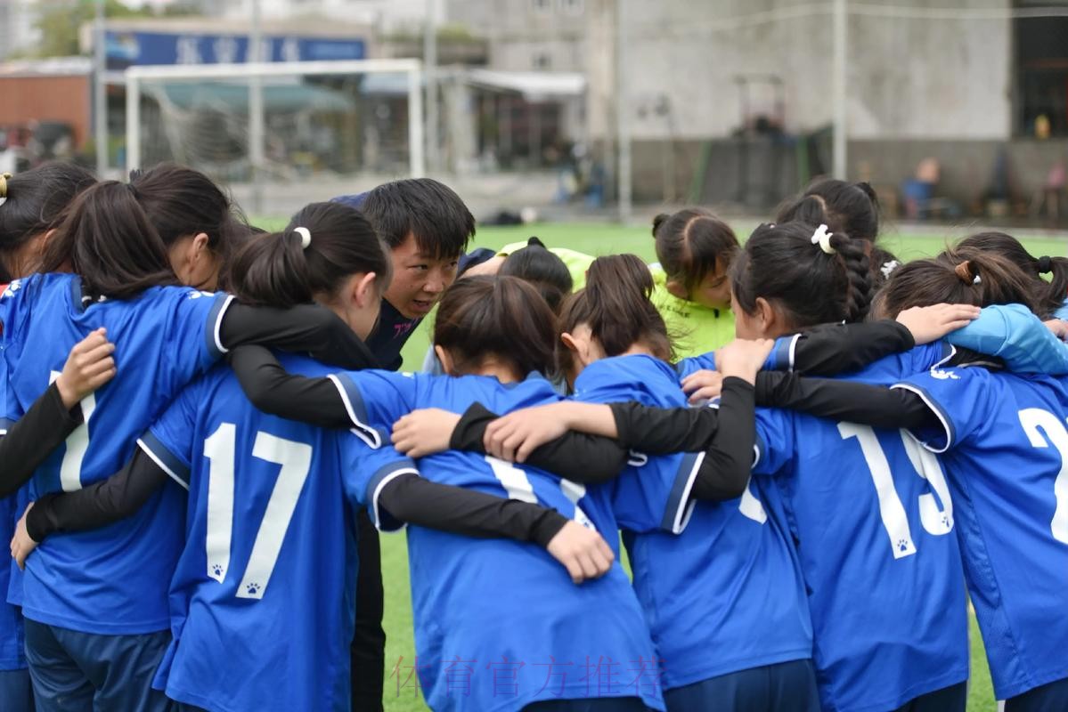 传播女足精神、分享成长经验——女乙联赛球队走进成都中小学校园 传播女足精神、分享成长经验——女乙联赛球队走进成都中小学校园