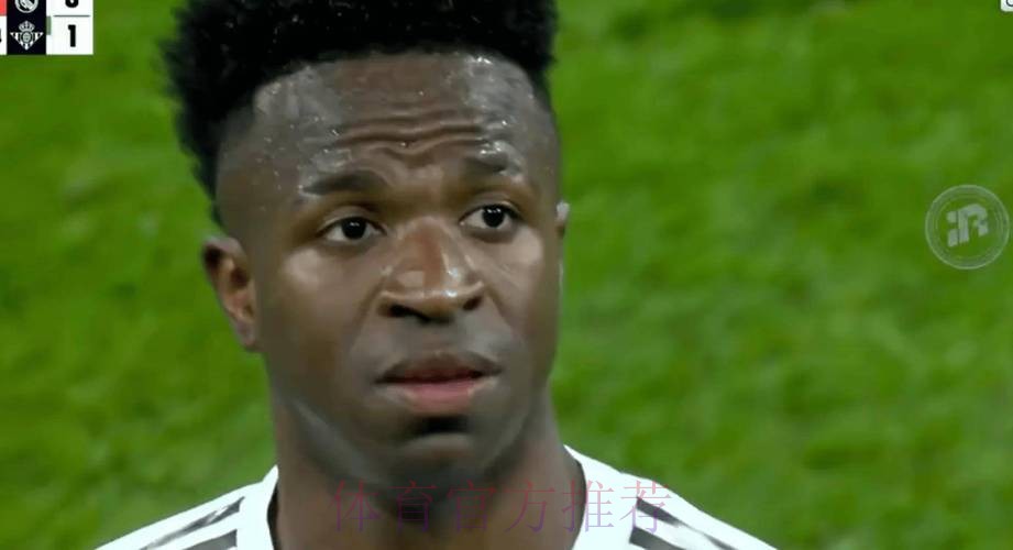 近18场0球！1.5亿巨星再遭皇马球迷狂嘘 被换下黑脸+赛后径直离场